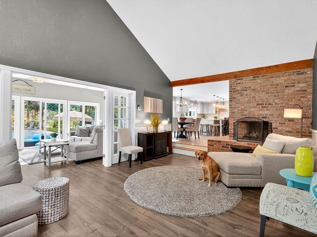 13 Old Colony Rd, Foxboro, MA 02035