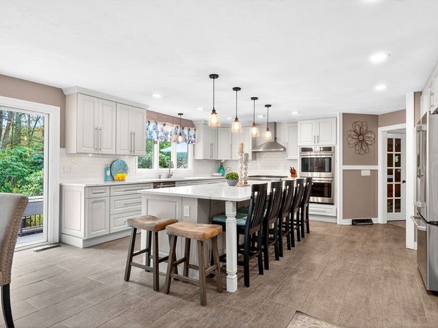 13 Old Colony Rd, Foxboro, MA 02035