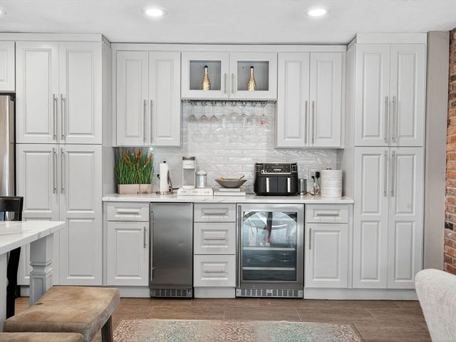 13 Old Colony Rd, Foxboro, MA 02035