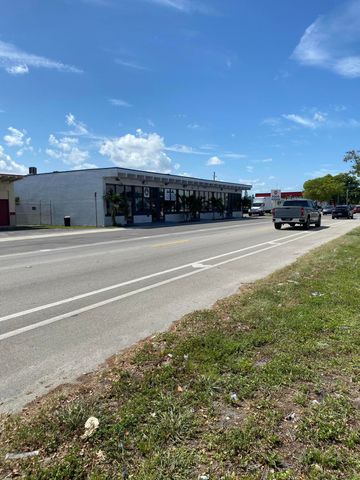 1000 S 56th Avenue, Hollywood, FL 33023