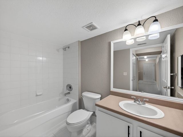 121 SW Palm Drive 107, Port St Lucie, FL 34986