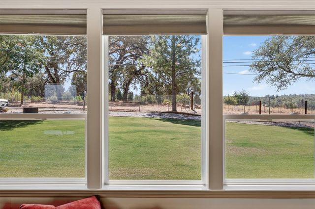 2761 Ponderosa Rd, Shingle Springs, CA 95682