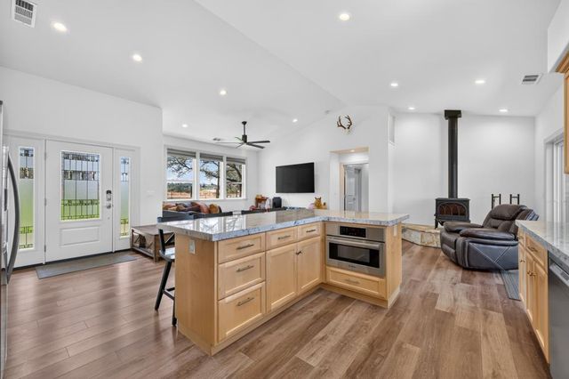 2761 Ponderosa Rd, Shingle Springs, CA 95682