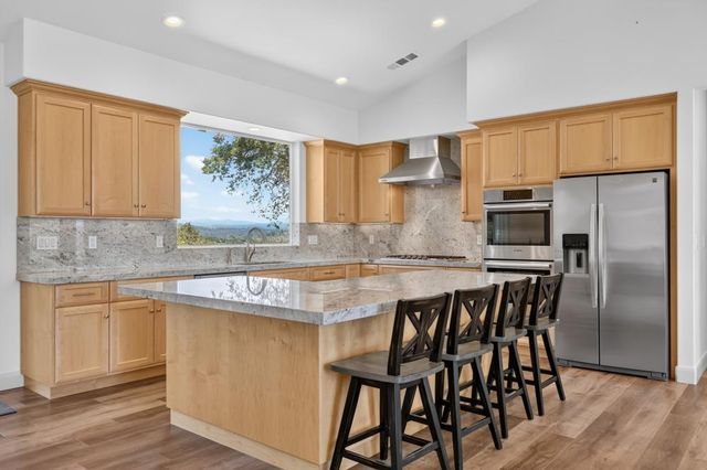 2761 Ponderosa Rd, Shingle Springs, CA 95682