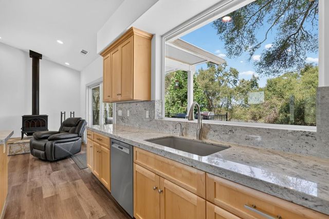 2761 Ponderosa Rd, Shingle Springs, CA 95682