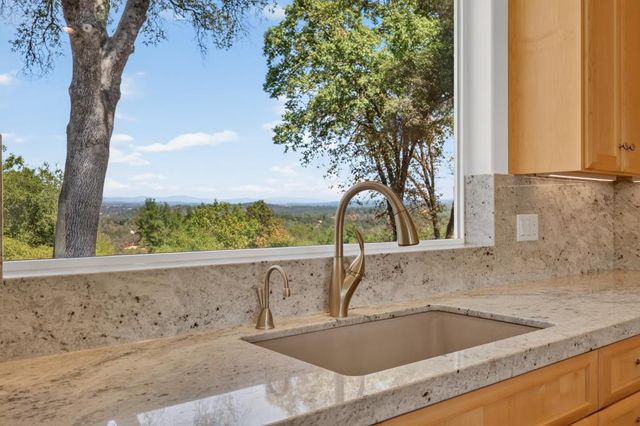 2761 Ponderosa Rd, Shingle Springs, CA 95682