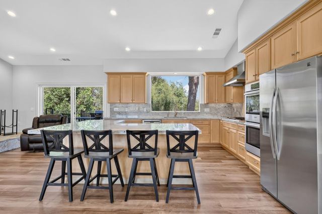 2761 Ponderosa Rd, Shingle Springs, CA 95682