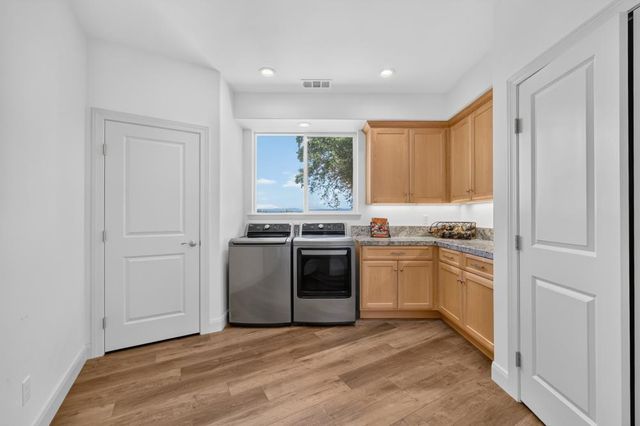 2761 Ponderosa Rd, Shingle Springs, CA 95682