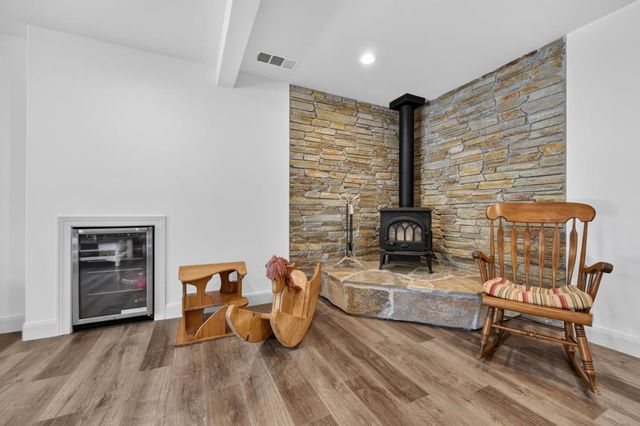 2761 Ponderosa Rd, Shingle Springs, CA 95682