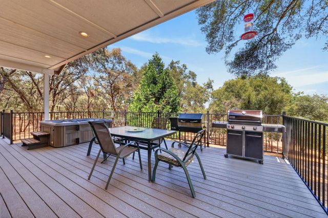 2761 Ponderosa Rd, Shingle Springs, CA 95682
