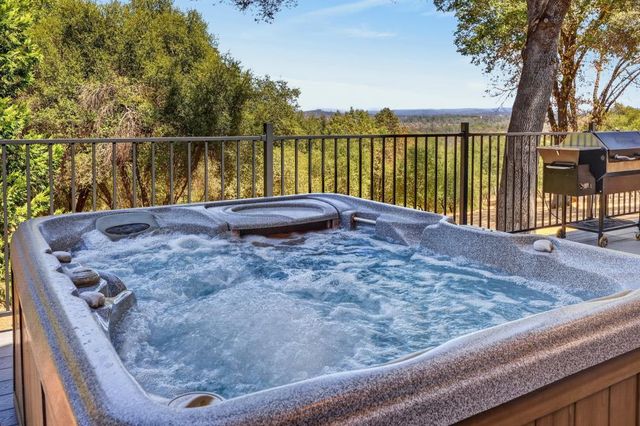 2761 Ponderosa Rd, Shingle Springs, CA 95682