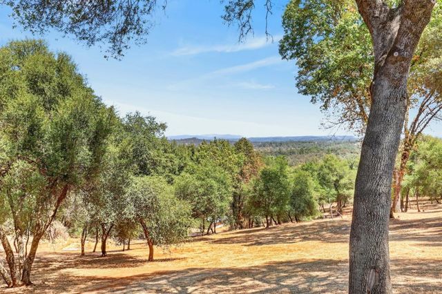 2761 Ponderosa Rd, Shingle Springs, CA 95682