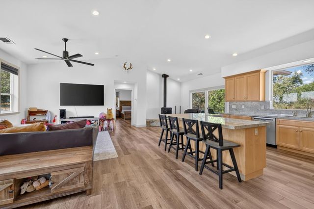 2761 Ponderosa Rd, Shingle Springs, CA 95682