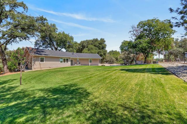2761 Ponderosa Rd, Shingle Springs, CA 95682
