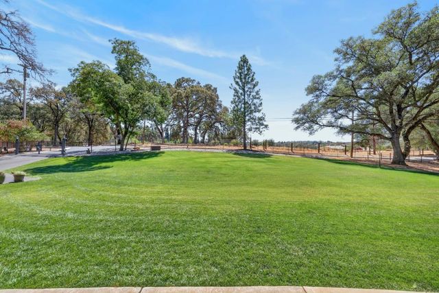 2761 Ponderosa Rd, Shingle Springs, CA 95682