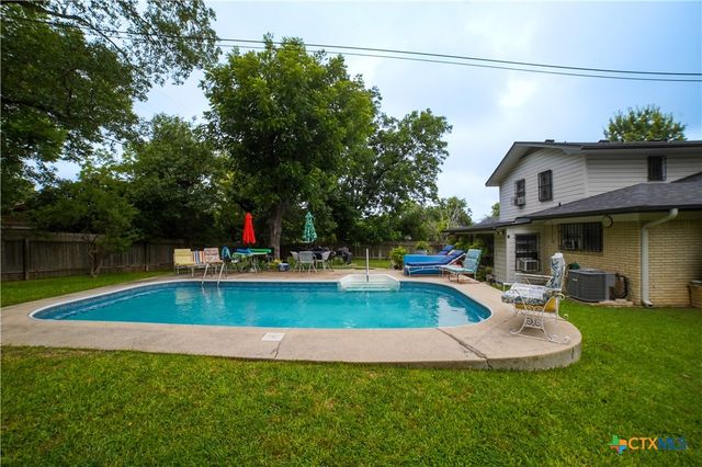 212 Highland Oaks Drive, Harker Heights, TX 76548