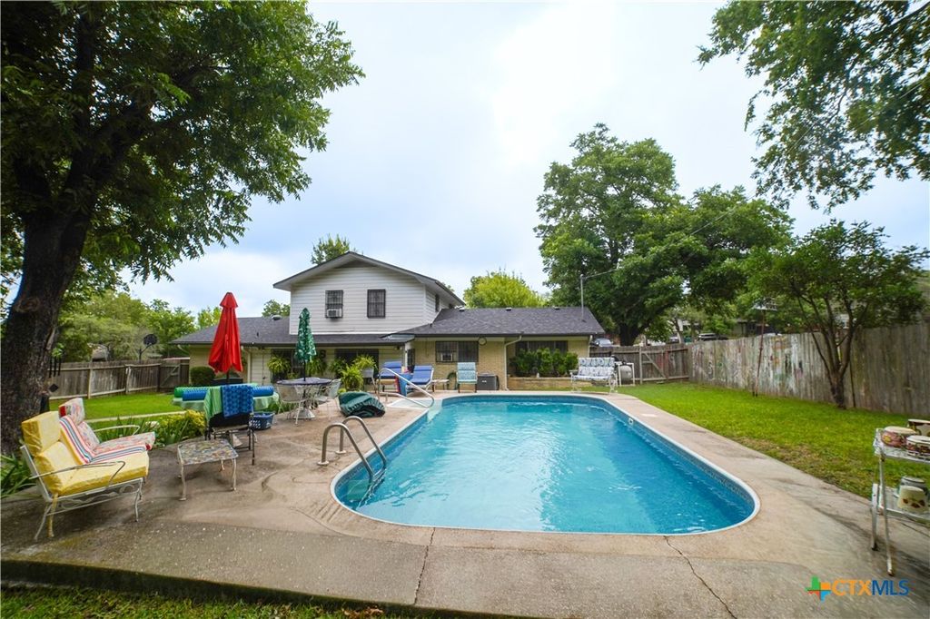 Image 1 of property listing at 212 Highland Oaks Drive, Harker Heights, TX 76548