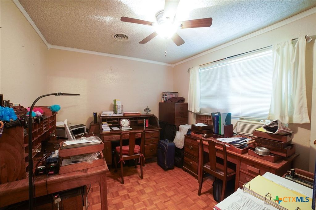 Image 16 of property listing at 212 Highland Oaks Drive, Harker Heights, TX 76548