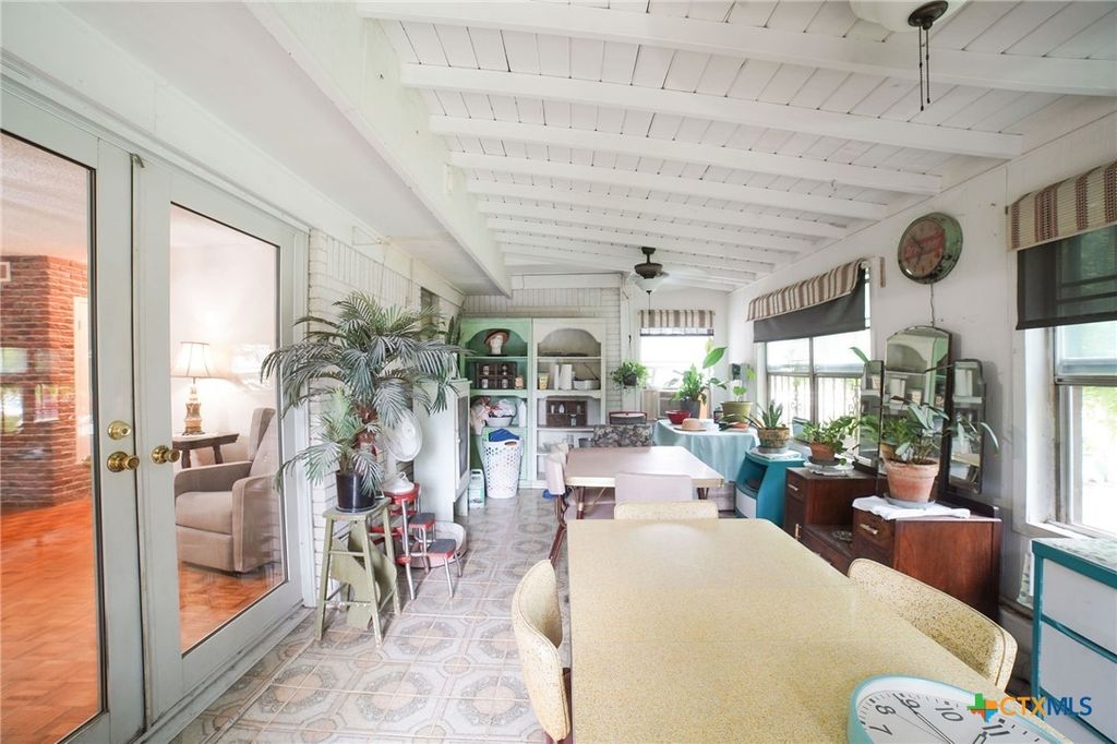 Image 20 of property listing at 212 Highland Oaks Drive, Harker Heights, TX 76548