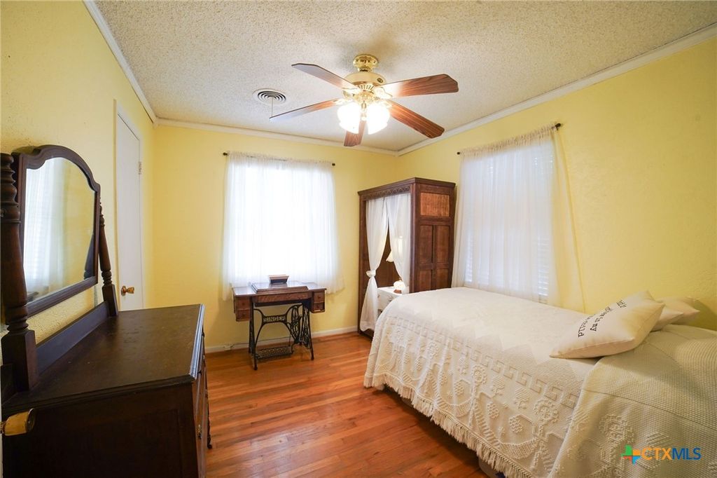 Image 23 of property listing at 212 Highland Oaks Drive, Harker Heights, TX 76548