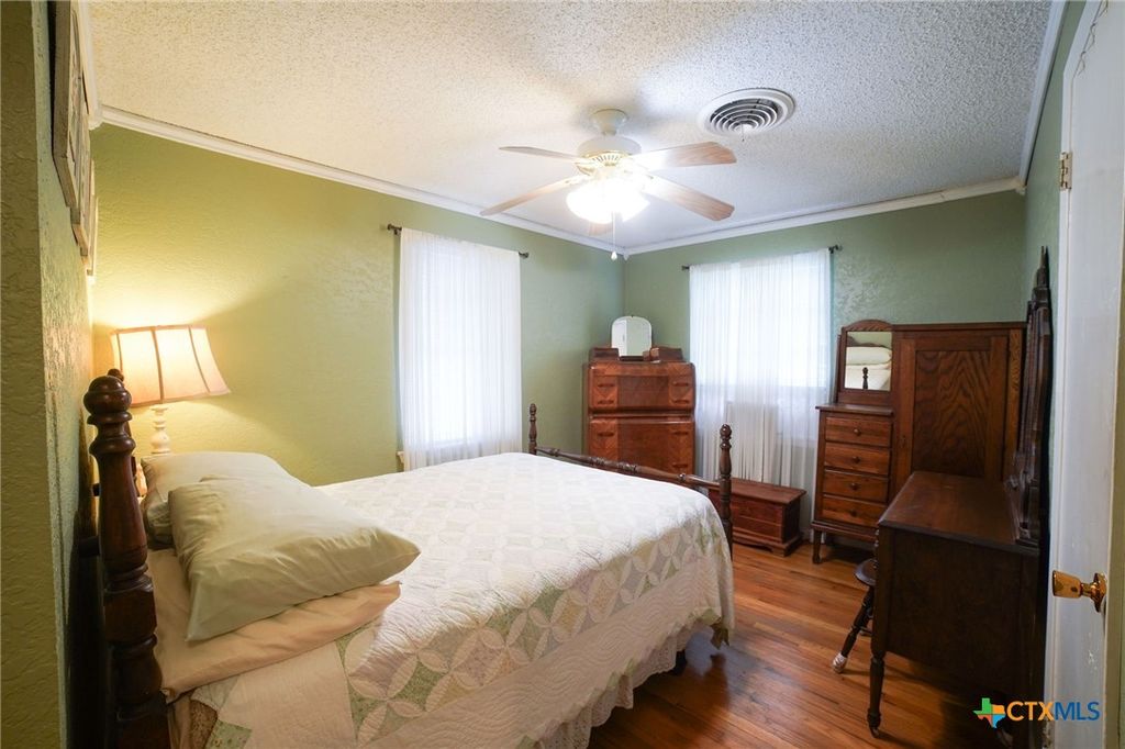 Image 24 of property listing at 212 Highland Oaks Drive, Harker Heights, TX 76548