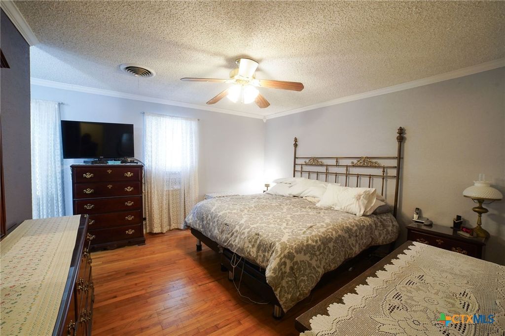 Image 25 of property listing at 212 Highland Oaks Drive, Harker Heights, TX 76548