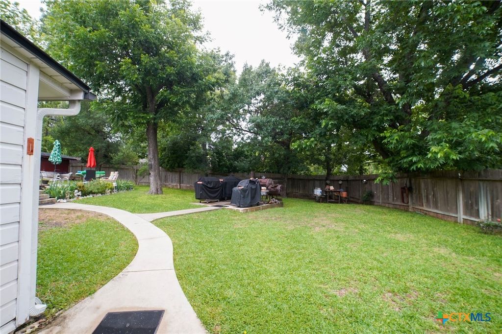Image 32 of property listing at 212 Highland Oaks Drive, Harker Heights, TX 76548