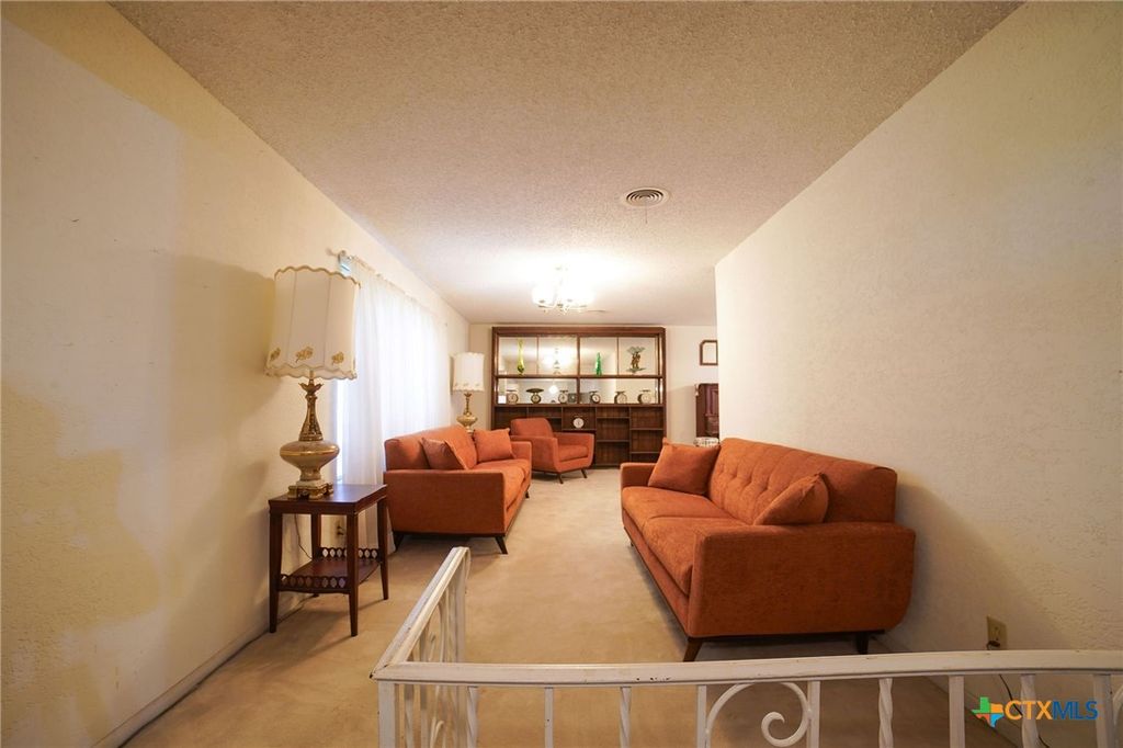 Image 6 of property listing at 212 Highland Oaks Drive, Harker Heights, TX 76548