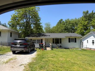 2105 N Albertha Avenue, Springfield, MO 65803