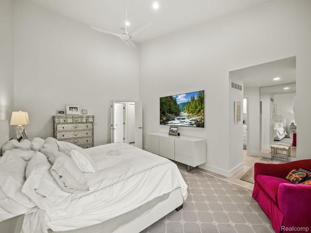 6420 Apple Grove Lane, Bloomfield Hills, MI 48301