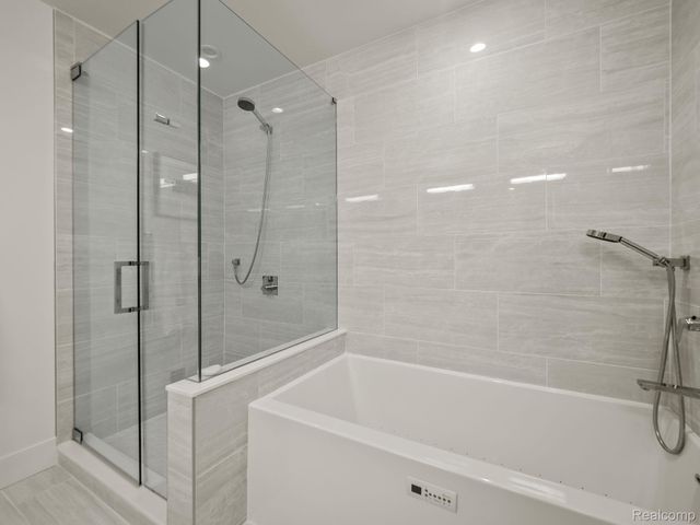 6420 Apple Grove Lane, Bloomfield Hills, MI 48301