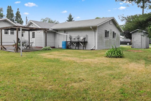 802 E 7th Avenue, Brodhead, WI 53520