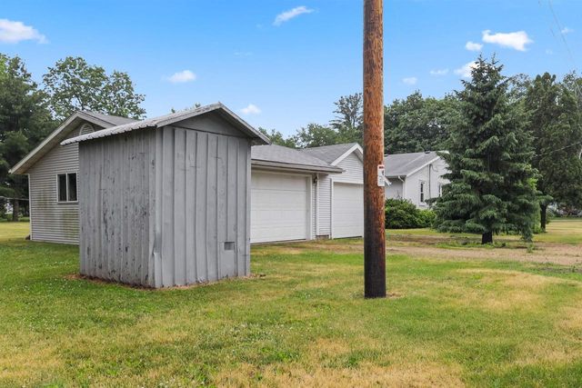 802 E 7th Avenue, Brodhead, WI 53520