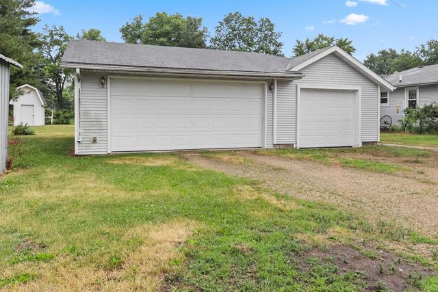 802 E 7th Avenue, Brodhead, WI 53520