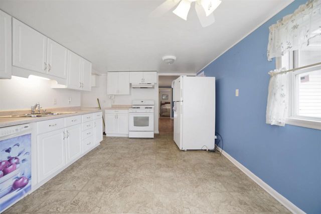 802 E 7th Avenue, Brodhead, WI 53520