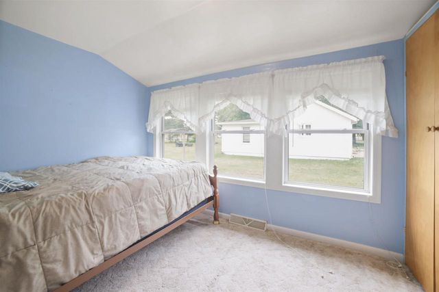 802 E 7th Avenue, Brodhead, WI 53520