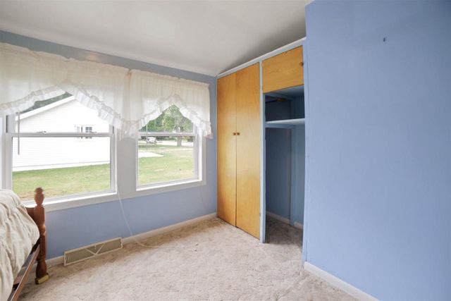 802 E 7th Avenue, Brodhead, WI 53520