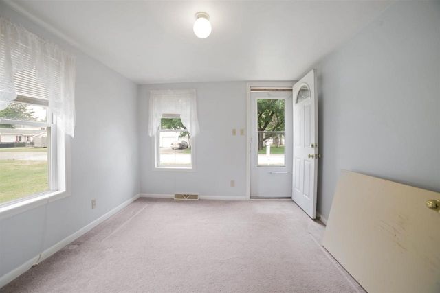 802 E 7th Avenue, Brodhead, WI 53520