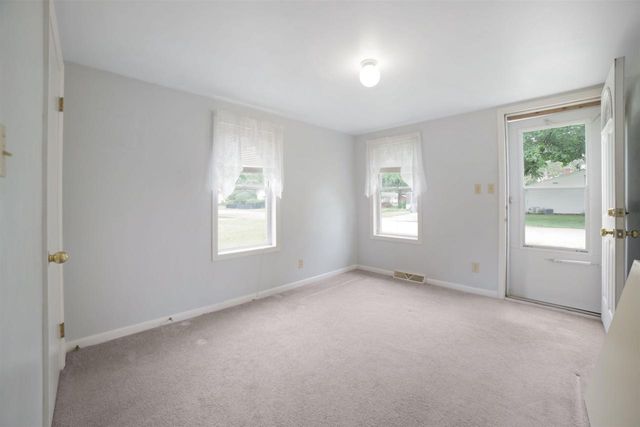 802 E 7th Avenue, Brodhead, WI 53520