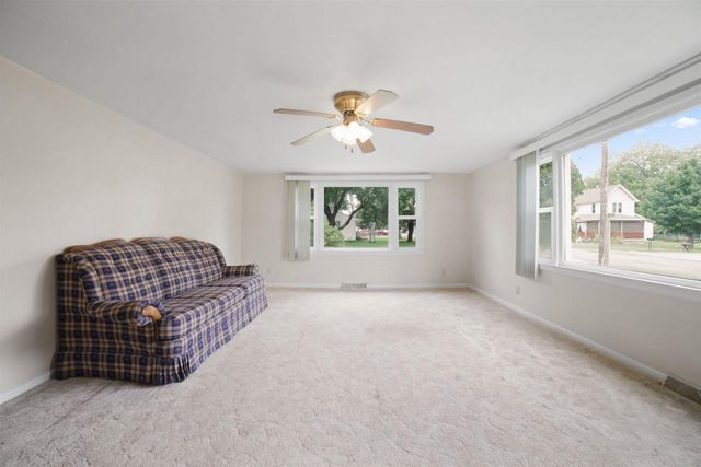 802 E 7th Avenue, Brodhead, WI 53520