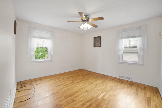802 E 7th Avenue, Brodhead, WI 53520
