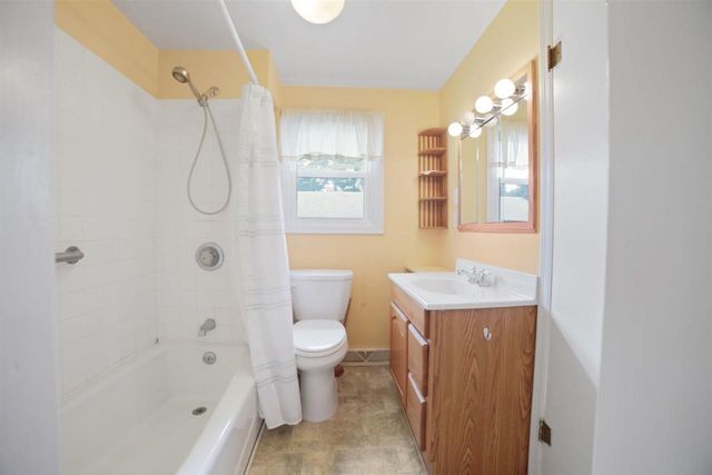 802 E 7th Avenue, Brodhead, WI 53520