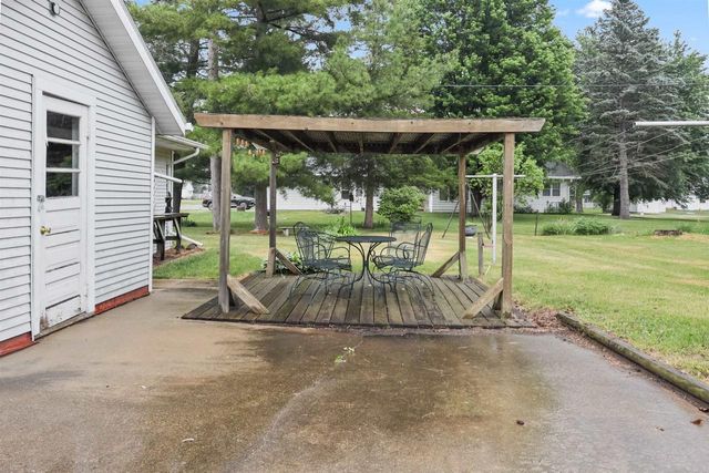 802 E 7th Avenue, Brodhead, WI 53520