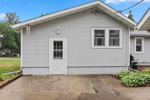 802 E 7th Avenue, Brodhead, WI 53520