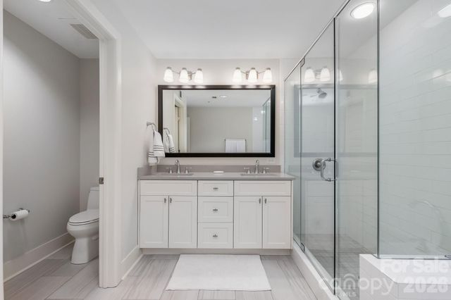 222 S Caldwell Street 2005, Charlotte, NC 28202