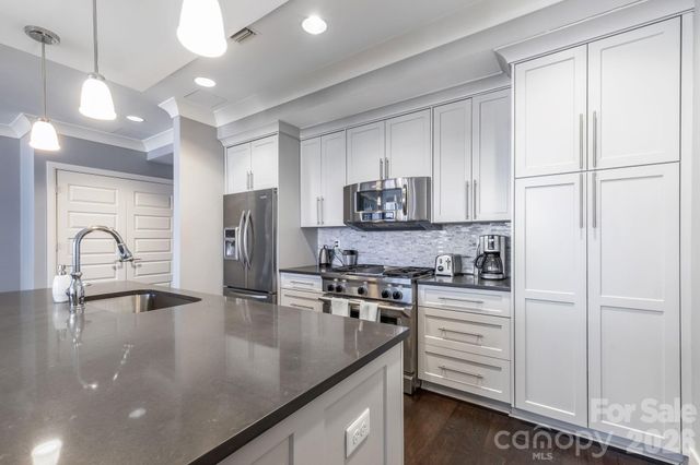 222 S Caldwell Street 2005, Charlotte, NC 28202