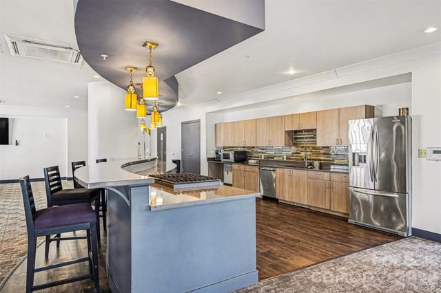 222 S Caldwell Street 2005, Charlotte, NC 28202