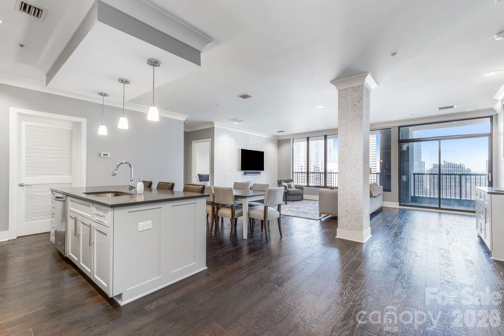 222 S Caldwell Street 2005, Charlotte, NC 28202