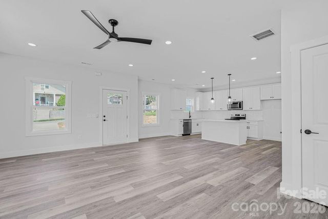 206 Prospect Street NW, Lenoir, NC 28645