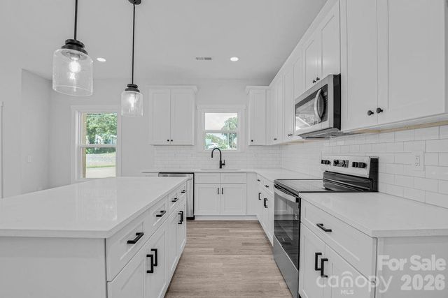 206 Prospect Street NW, Lenoir, NC 28645